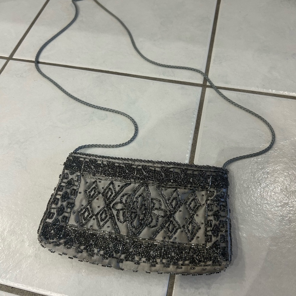Silver purse- perfect for formal occasions